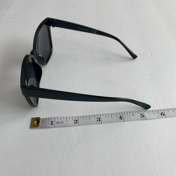Sunglasses 🕶️ - Picture 4 of 10